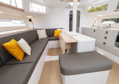 Fastsailing-Saloon3