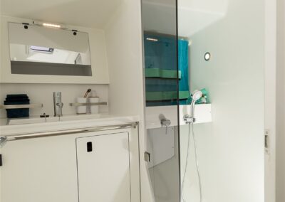 Fastsailing-front-bathroom2