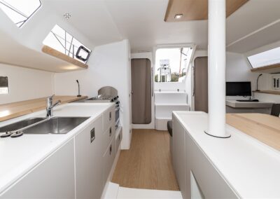 Pogo44-Fastsailing-Saloon1